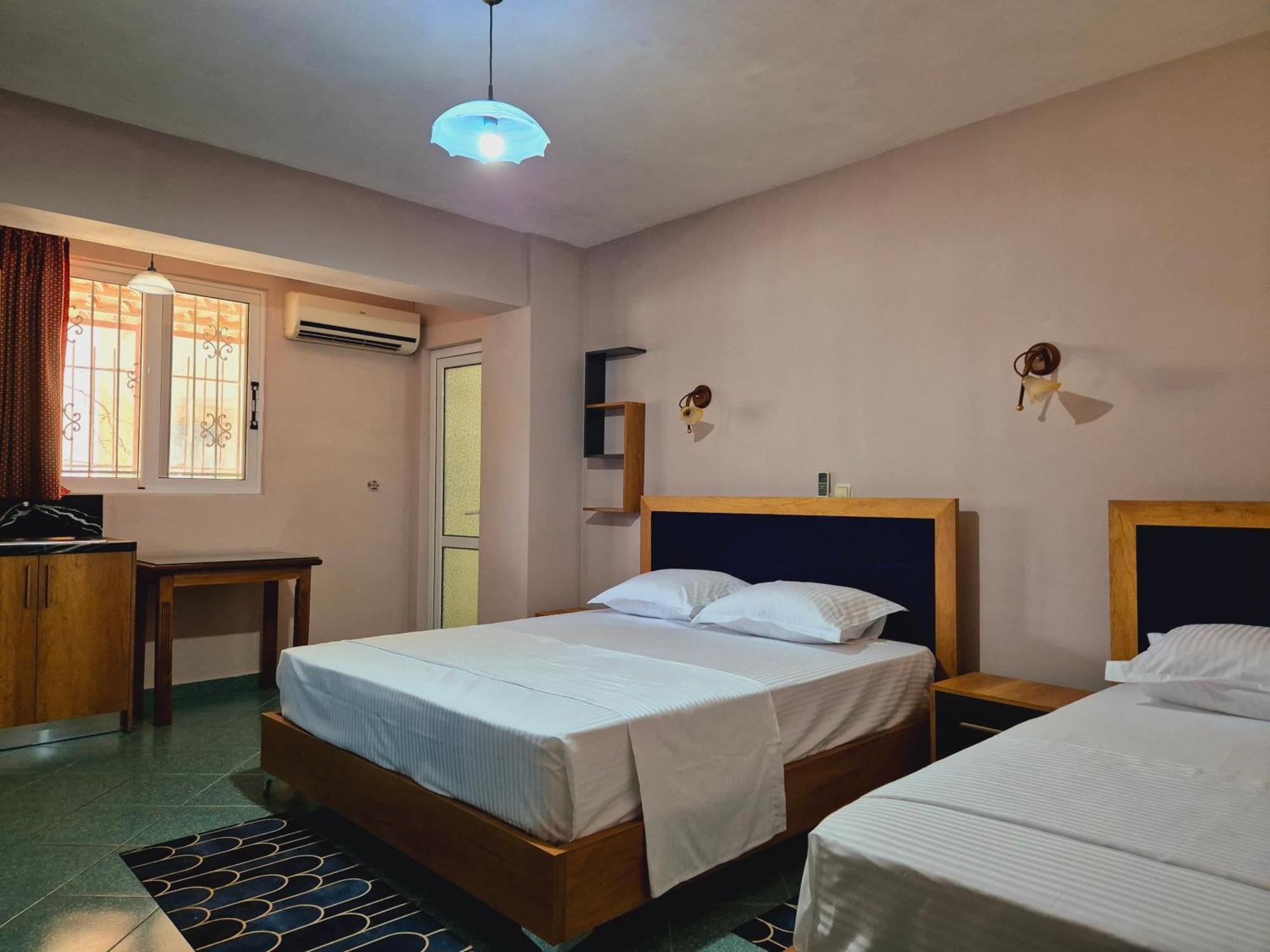 Barca Rooms Саранде Екстериор снимка