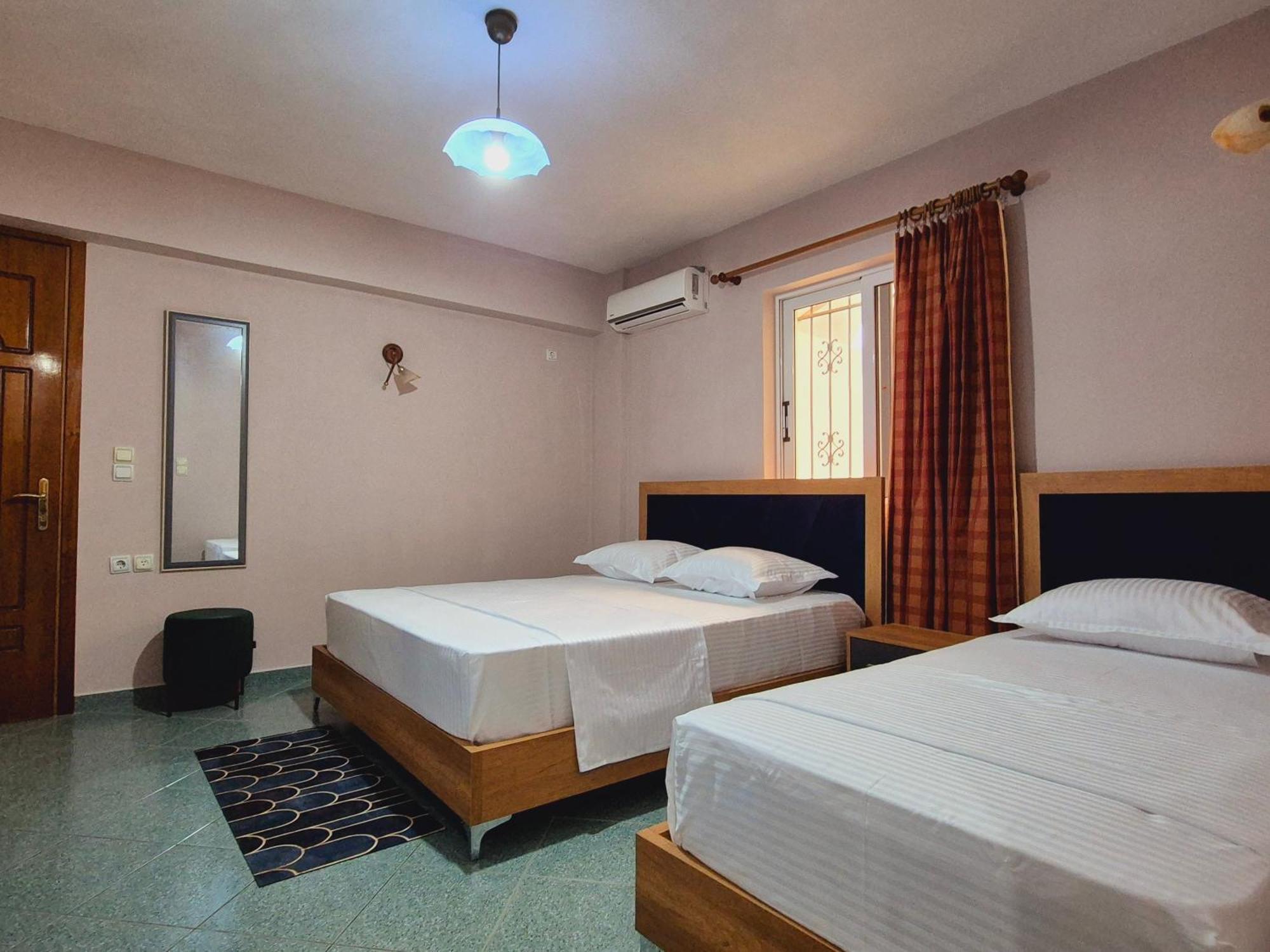 Barca Rooms Саранде Екстериор снимка